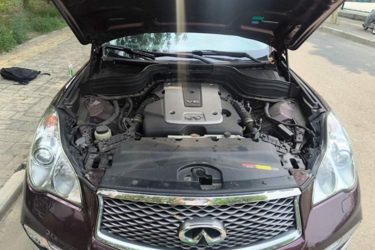 Used Infiniti QX50 2015 2.5L Luxury Edition Engine Bay
