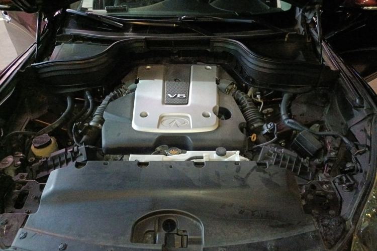 Used Infiniti QX50 2015 2.5L Comfort Edition Engine Bay