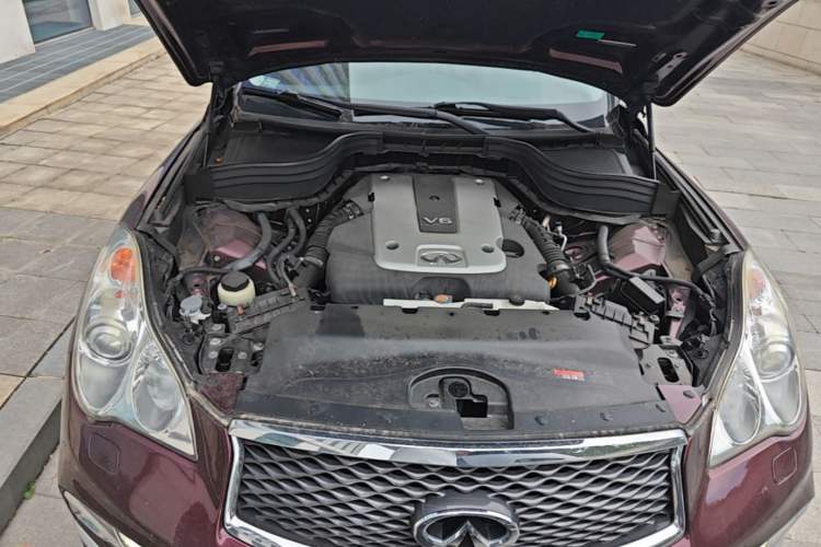Used Infiniti QX50 2015 2.5L Enjoyment Edition Engine Bay