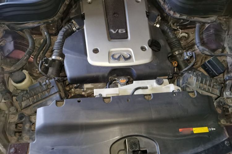 Used Infiniti QX50 2015 2.5L Enjoyment Edition Engine Bay