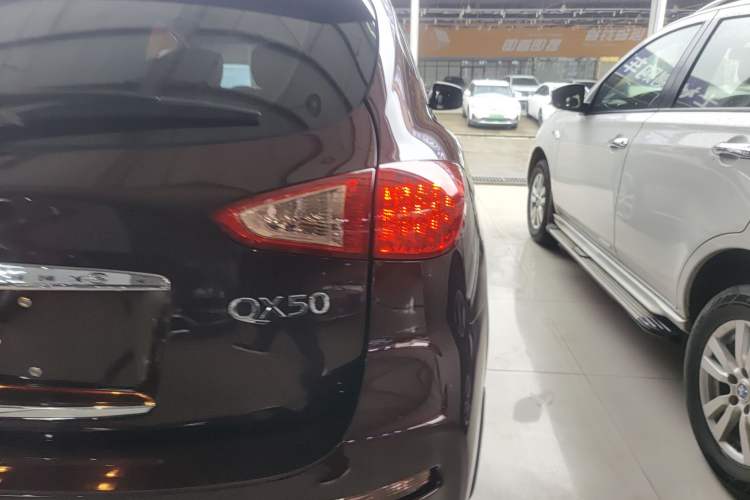 Used Infiniti QX50 2015 2.5L Luxury Edition Exterior 3