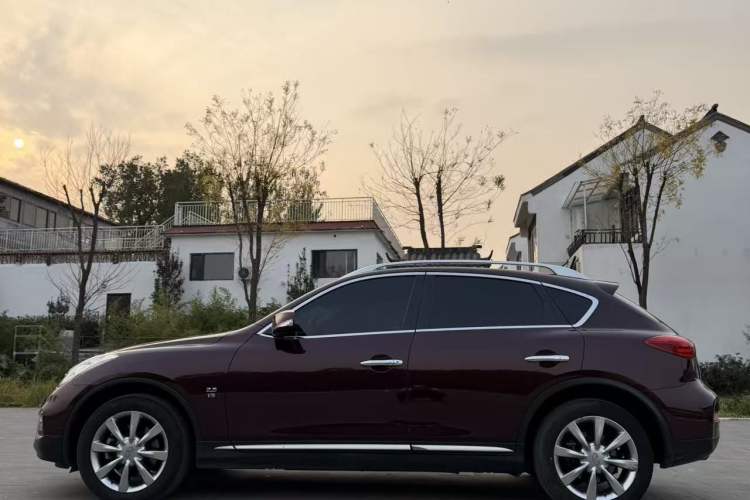 Used Infiniti QX50 2015 2.5L Comfort Edition Exterior 3