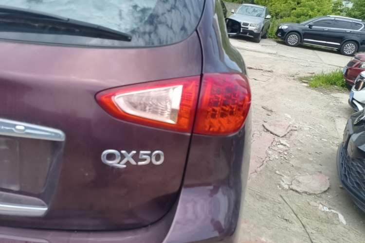 Used Infiniti QX50 2015 2.5L Enjoyment Edition Exterior 3