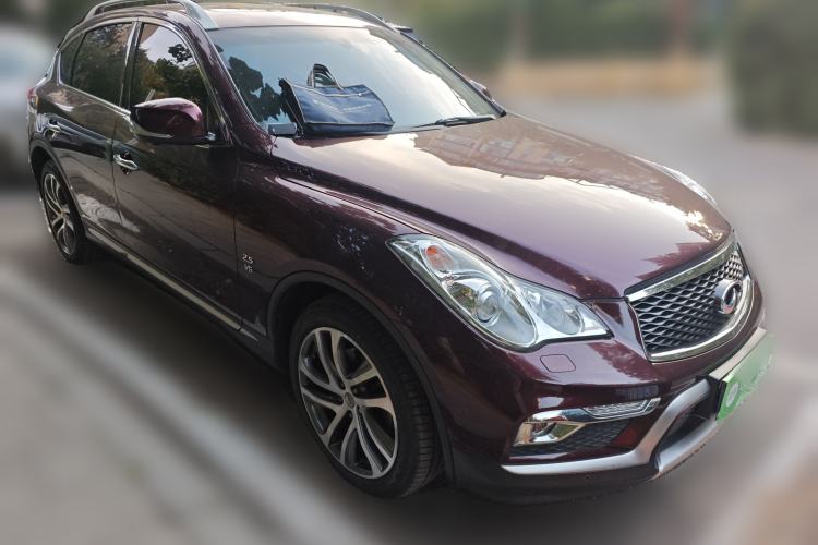 Used Infiniti QX50 2015 2.5L Luxury Edition Front Right 45 Deg