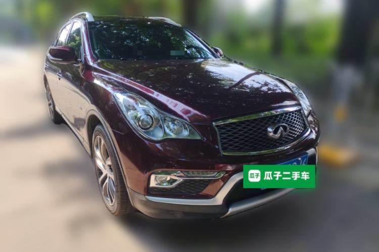 Used Infiniti QX50 2015 2.5L Luxury Edition Front Right 45 Deg