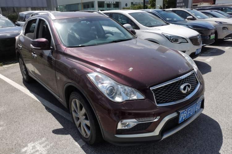 Used Infiniti QX50 2015 2.5L Enjoyment Edition Front Right 45 Deg