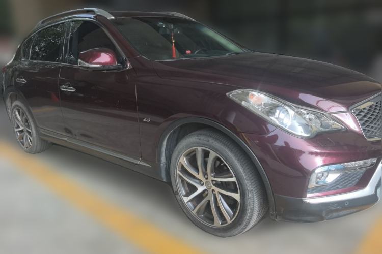 Used Infiniti QX50 2015 2.5L Luxury Edition Front Right 45 Deg