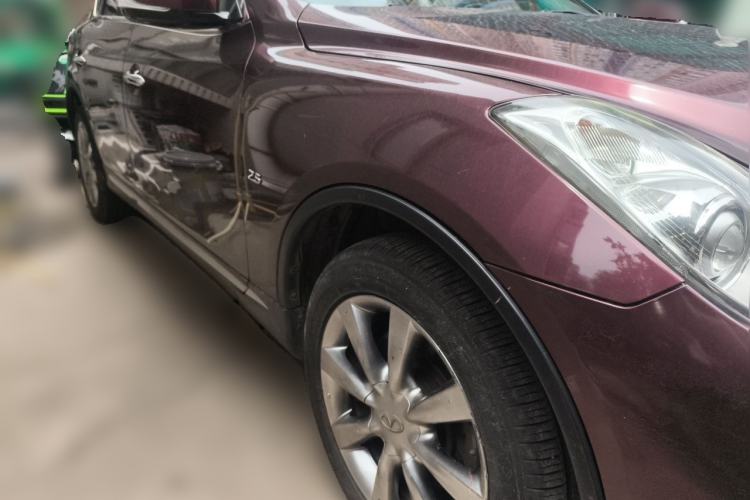 Used Infiniti QX50 2015 2.5L Enjoyment Edition Front Right 45 Deg