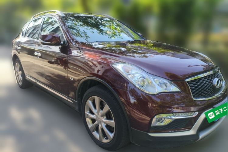 Used Infiniti QX50 2015 2.5L Enjoyment Edition Front Right 45 Deg