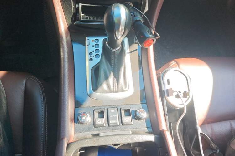 Used Infiniti QX50 2015 2.5L Luxury Edition Gear Lever
