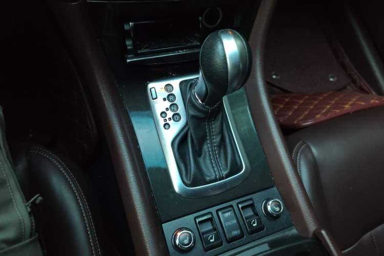 Used Infiniti QX50 2015 2.5L Luxury Edition Gear Lever