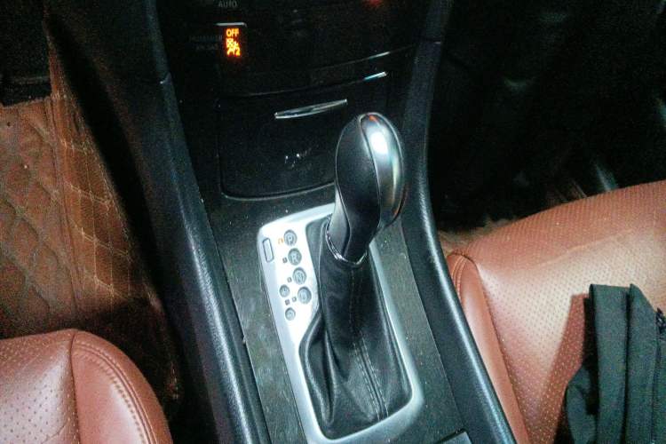Used Infiniti QX50 2015 2.5L Comfort Edition Gear Lever