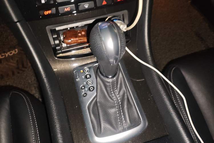 Used Infiniti QX50 2015 2.5L Enjoyment Edition Gear Lever