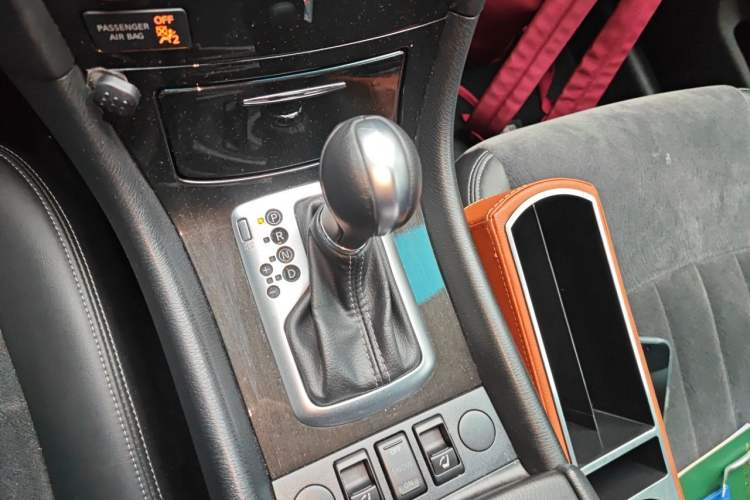 Used Infiniti QX50 2015 2.5L Comfort Edition Gear Lever