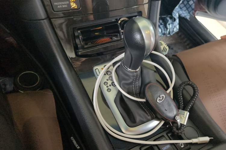 Used Infiniti QX50 2015 2.5L Comfort Edition Gear Lever