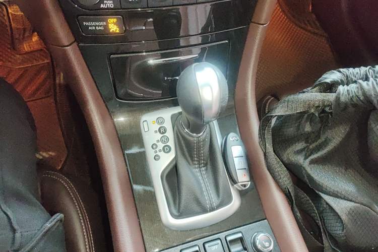 Used Infiniti QX50 2015 2.5L Luxury Edition Gear Lever