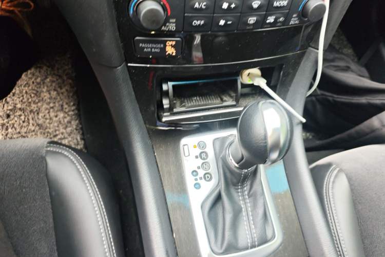 Used Infiniti QX50 2015 2.5L Comfort Edition Gear Lever
