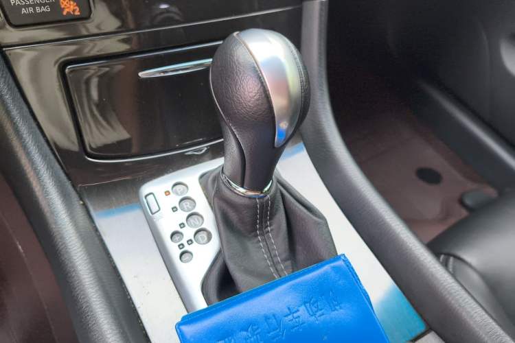 Used Infiniti QX50 2015 2.5L Enjoyment Edition Gear Lever