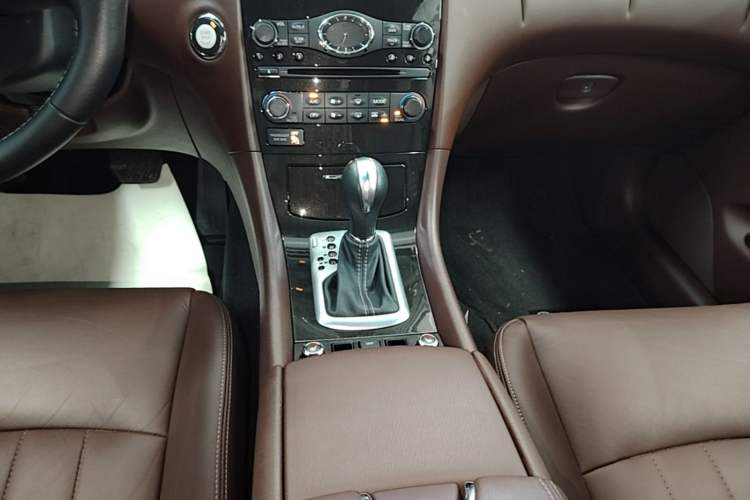 Used Infiniti QX50 2015 2.5L Enjoyment Edition Gear Lever