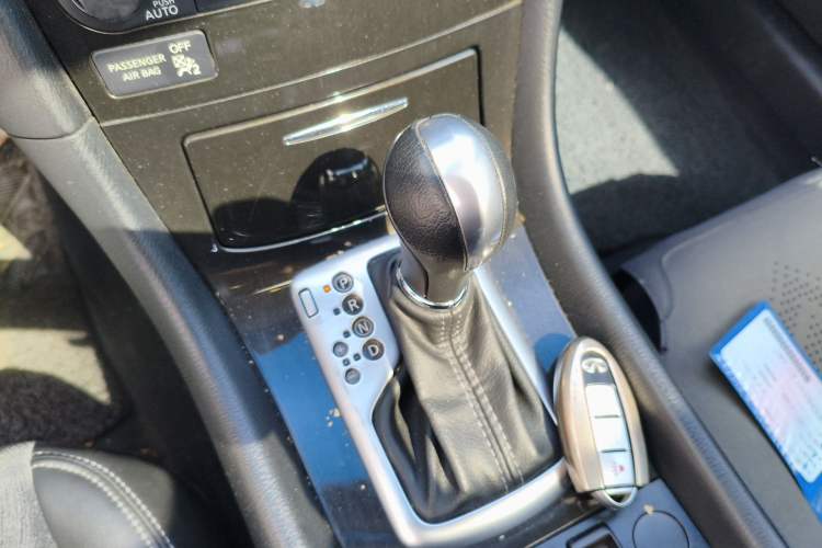 Used Infiniti QX50 2015 2.5L Comfort Edition Gear Lever