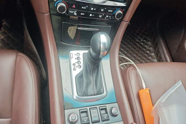 Used Infiniti QX50 2015 2.5L Enjoyment Edition Gear Lever