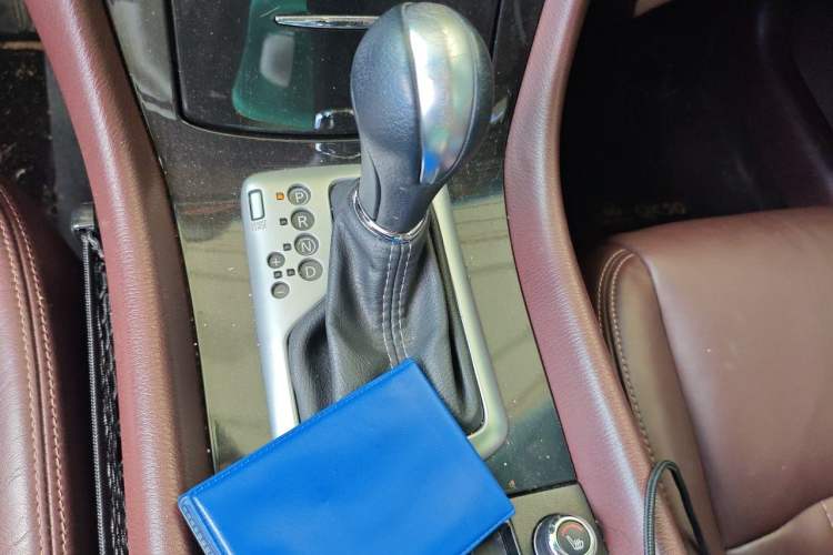 Used Infiniti QX50 2015 2.5L Luxury Edition Gear Lever