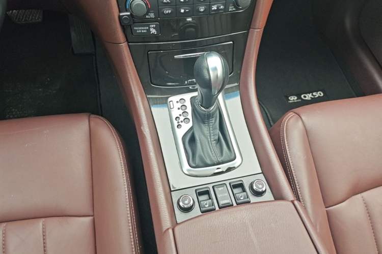 Used Infiniti QX50 2015 2.5L Enjoyment Edition Gear Lever