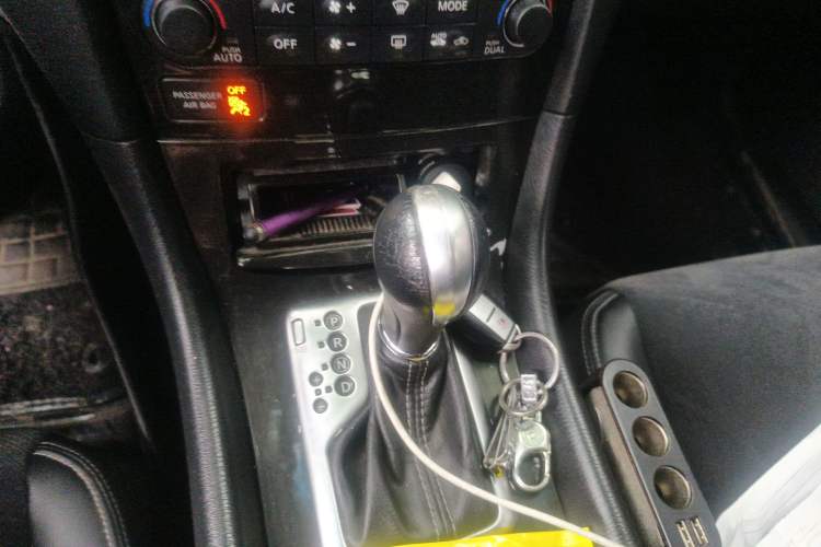 Used Infiniti QX50 2015 2.5L Comfort Edition Gear Lever