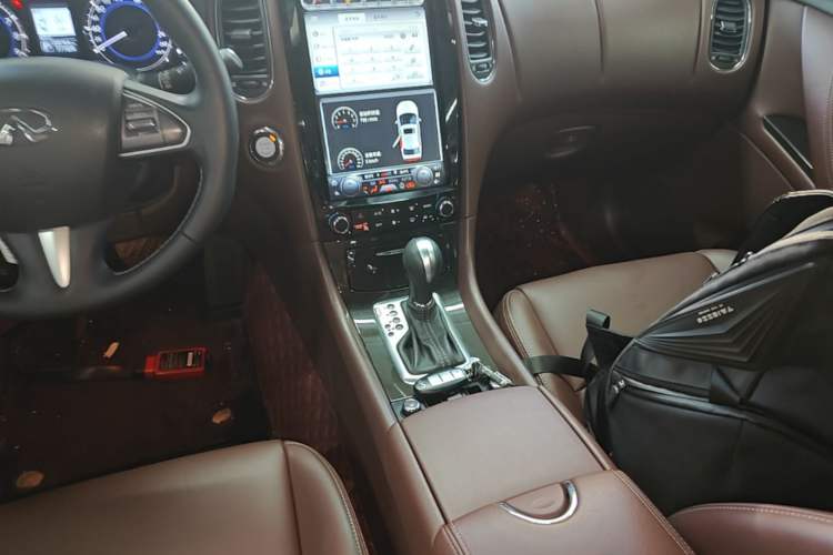 Used Infiniti QX50 2015 2.5L Luxury Edition Gear Lever