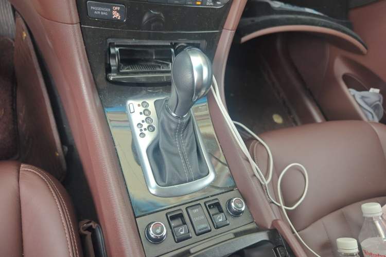 Used Infiniti QX50 2015 2.5L Enjoyment Edition Gear Lever