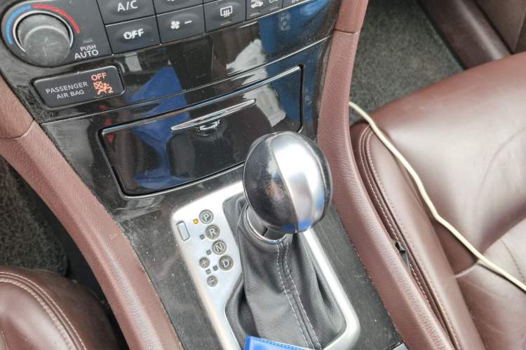 Used Infiniti QX50 2015 2.5L Enjoyment Edition Gear Lever