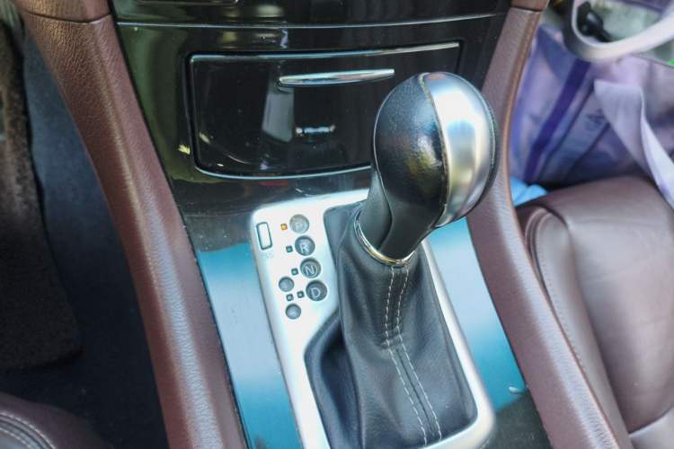 Used Infiniti QX50 2015 2.5L Enjoyment Edition Gear Lever