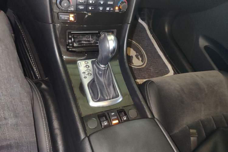 Used Infiniti QX50 2015 2.5L Comfort Edition Gear Lever