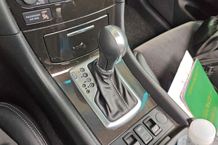 Used Infiniti QX50 2015 2.5L Comfort Edition Gear Lever