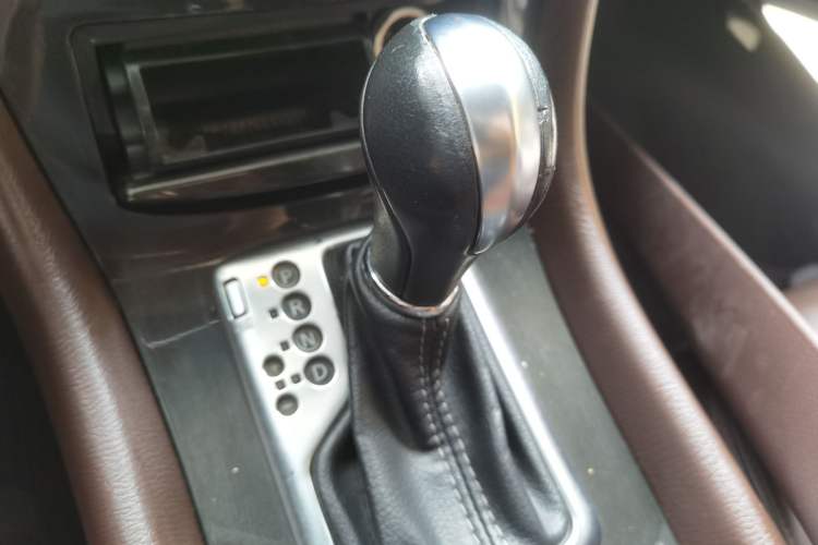 Used Infiniti QX50 2015 2.5L Enjoyment Edition Gear Lever