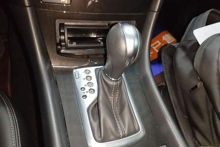 Used Infiniti QX50 2015 2.5L Comfort Edition Gear Lever