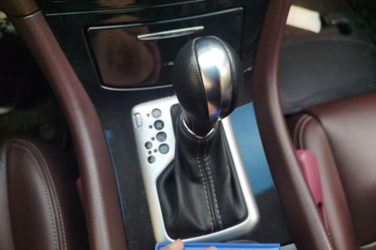 Used Infiniti QX50 2015 2.5L Enjoyment Edition Gear Lever