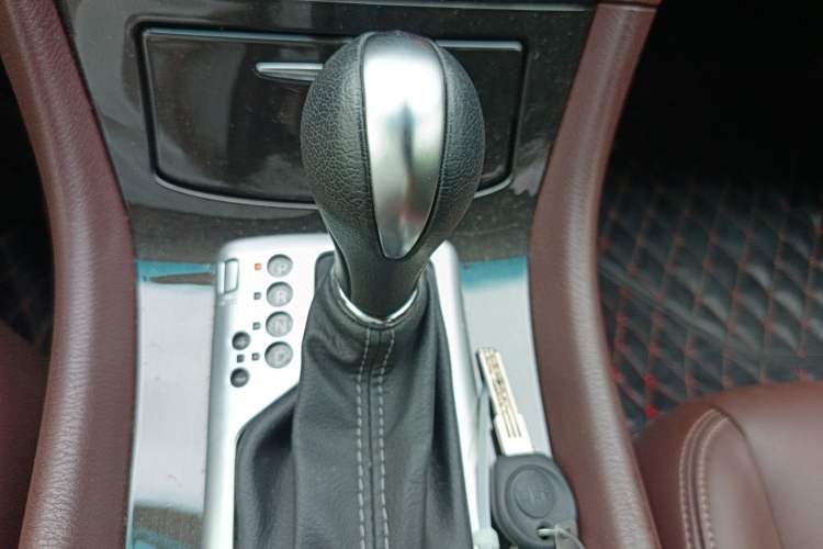 Used Infiniti QX50 2015 2.5L Enjoyment Edition Gear Lever