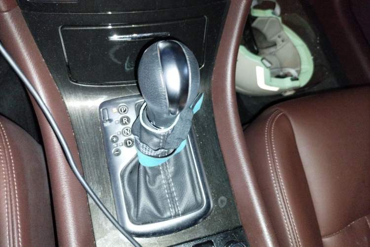 Used Infiniti QX50 2015 2.5L Enjoyment Edition Gear Lever