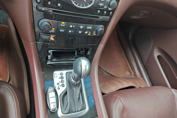 Used Infiniti QX50 2015 2.5L Enjoyment Edition Gear Lever
