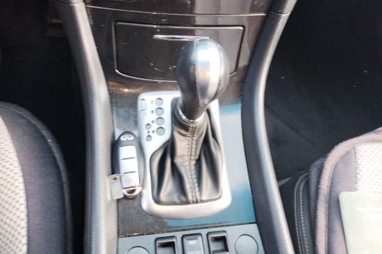 Used Infiniti QX50 2015 2.5L Comfort Edition Gear Lever