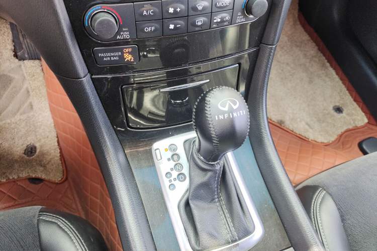 Used Infiniti QX50 2015 2.5L Comfort Edition Gear Lever