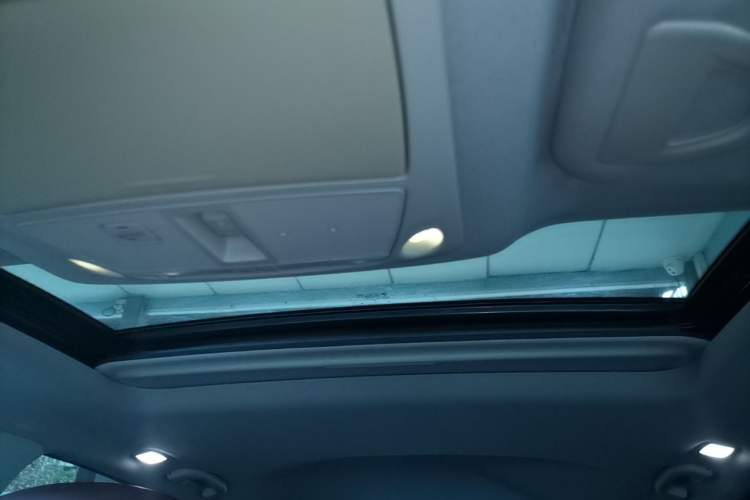 Used Infiniti QX50 2015 2.5L Luxury Edition Headliner