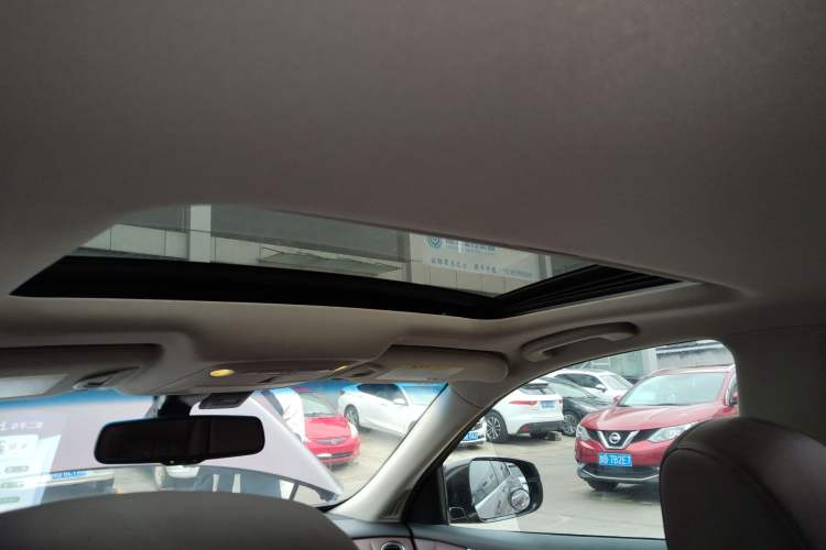 Used Infiniti QX50 2015 2.5L Enjoyment Edition Headliner