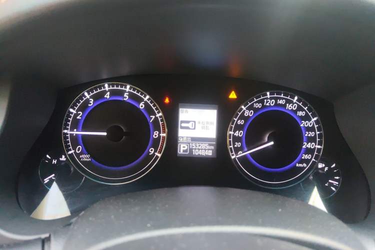 Used Infiniti QX50 2015 2.5L Comfort Edition Instrument Cluster