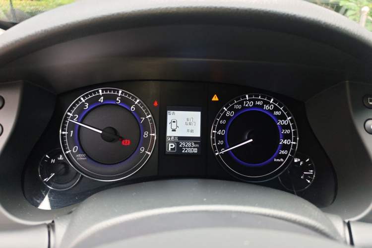 Used Infiniti QX50 2015 2.5L Comfort Edition Instrument Cluster