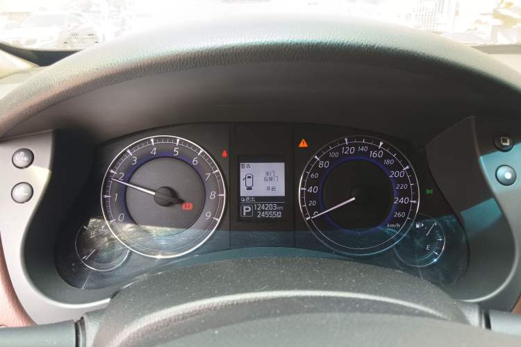 Used Infiniti QX50 2015 2.5L Luxury Edition Instrument Cluster