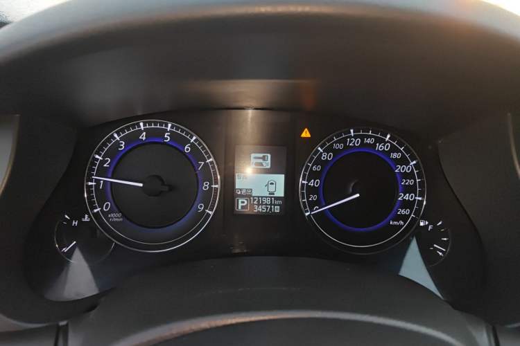 Used Infiniti QX50 2015 2.5L Comfort Edition Instrument Cluster