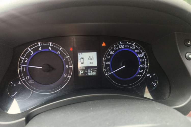 Used Infiniti QX50 2015 2.5L Enjoyment Edition Instrument Cluster