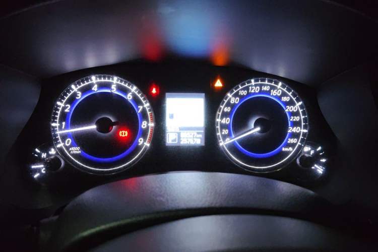 Used Infiniti QX50 2015 2.5L Enjoyment Edition Instrument Cluster